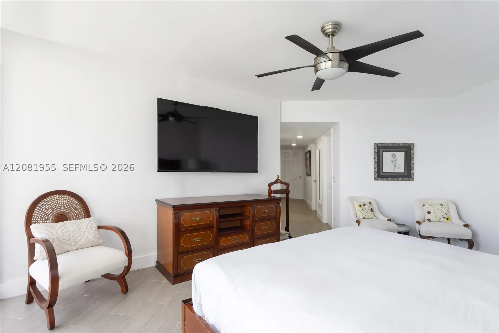 16711 Collins Ave #1704
