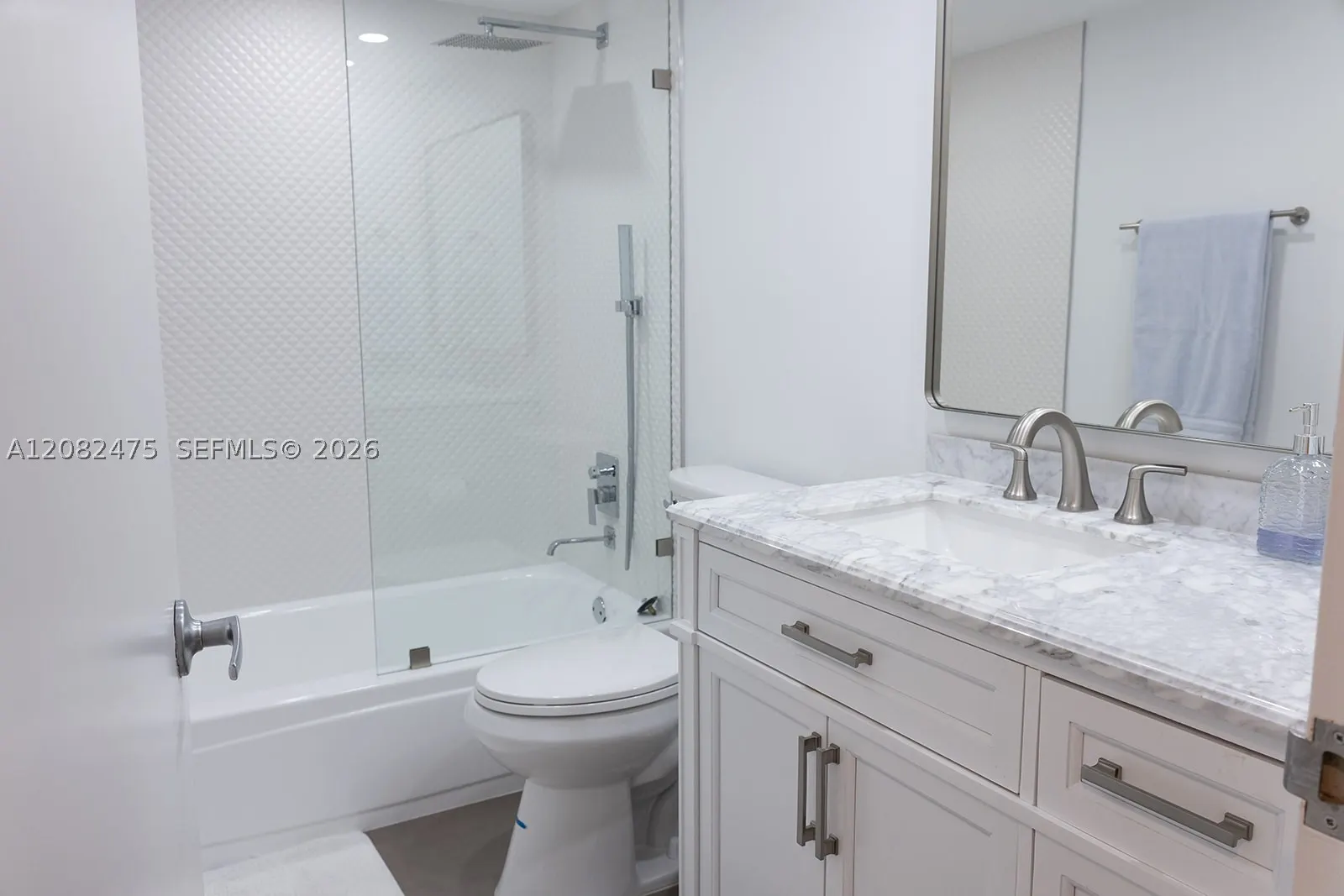 10275 Collins Ave #523