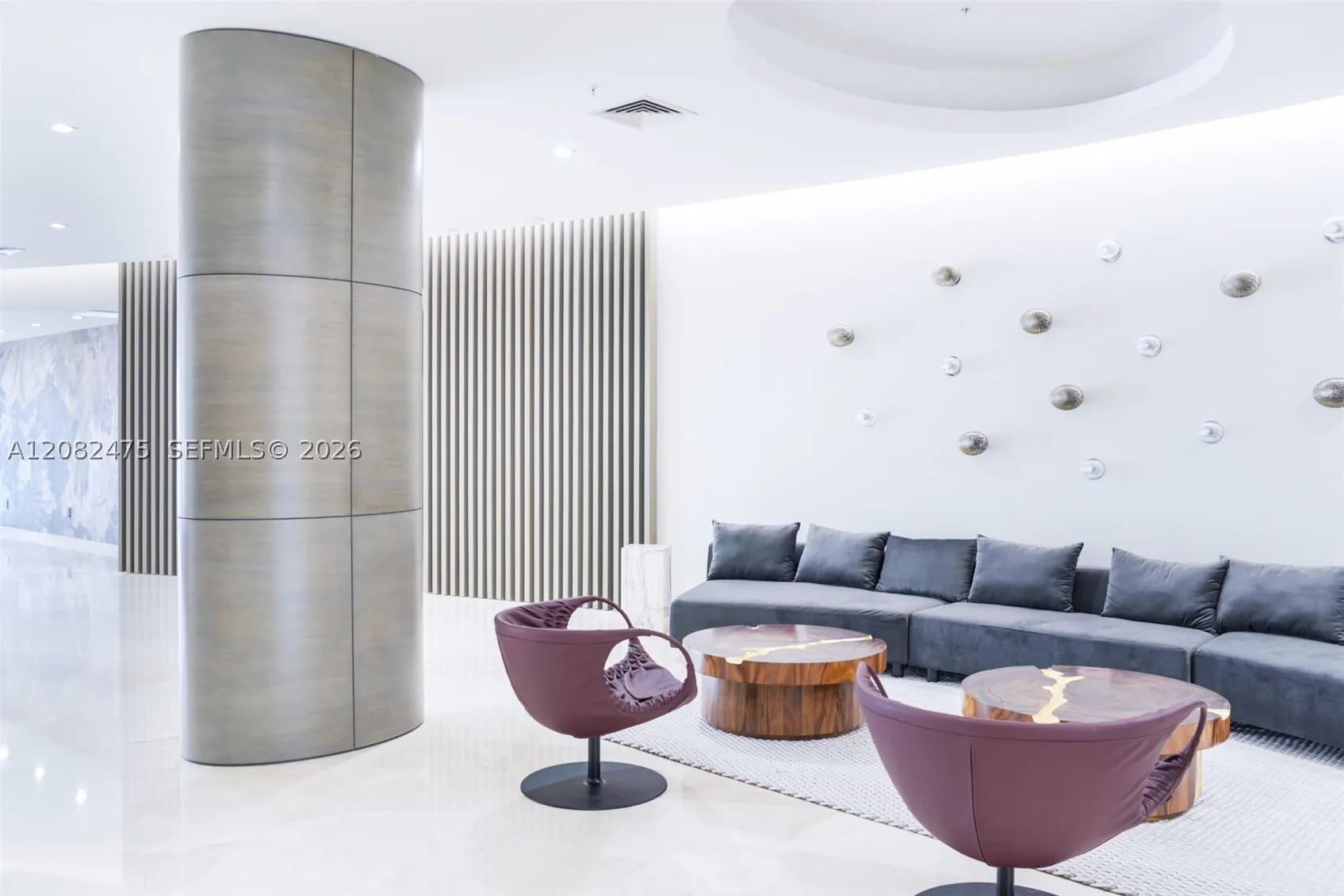 10275 Collins Ave #523