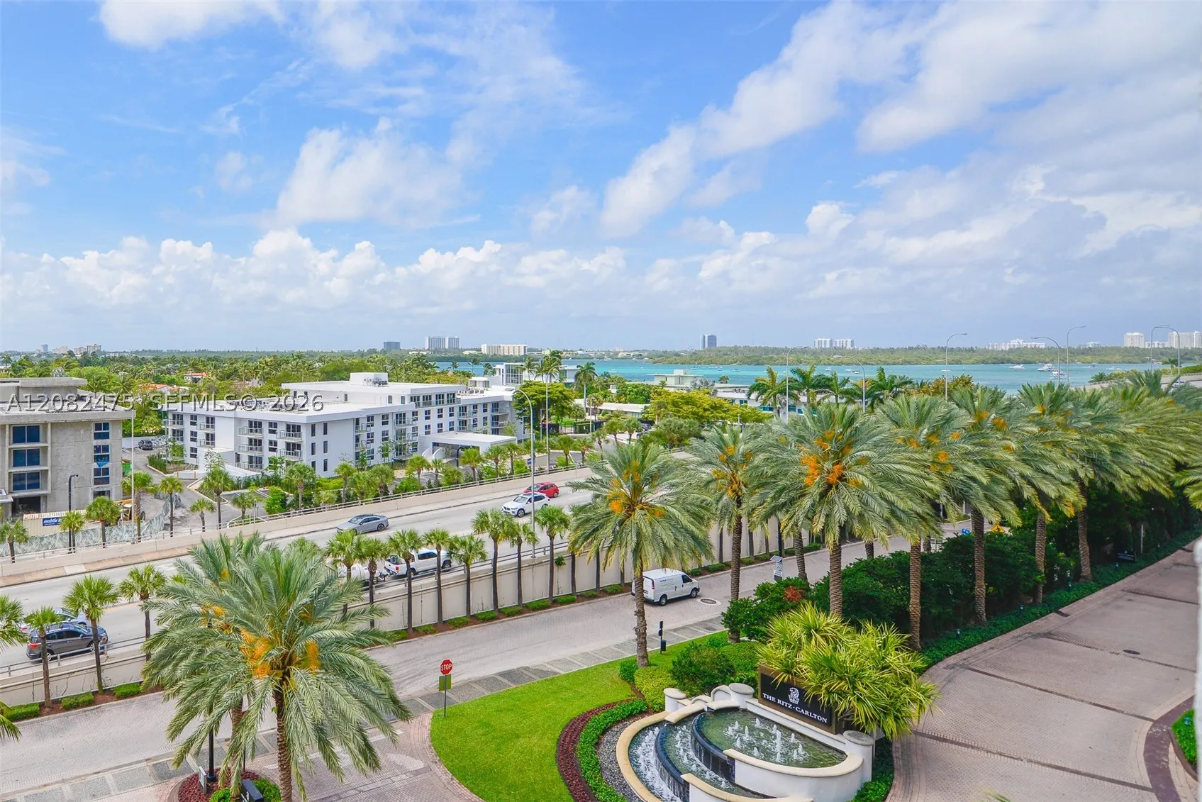 10275 Collins Ave #523