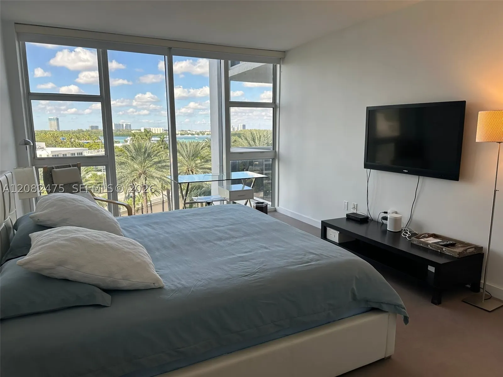 10275 Collins Ave #523
