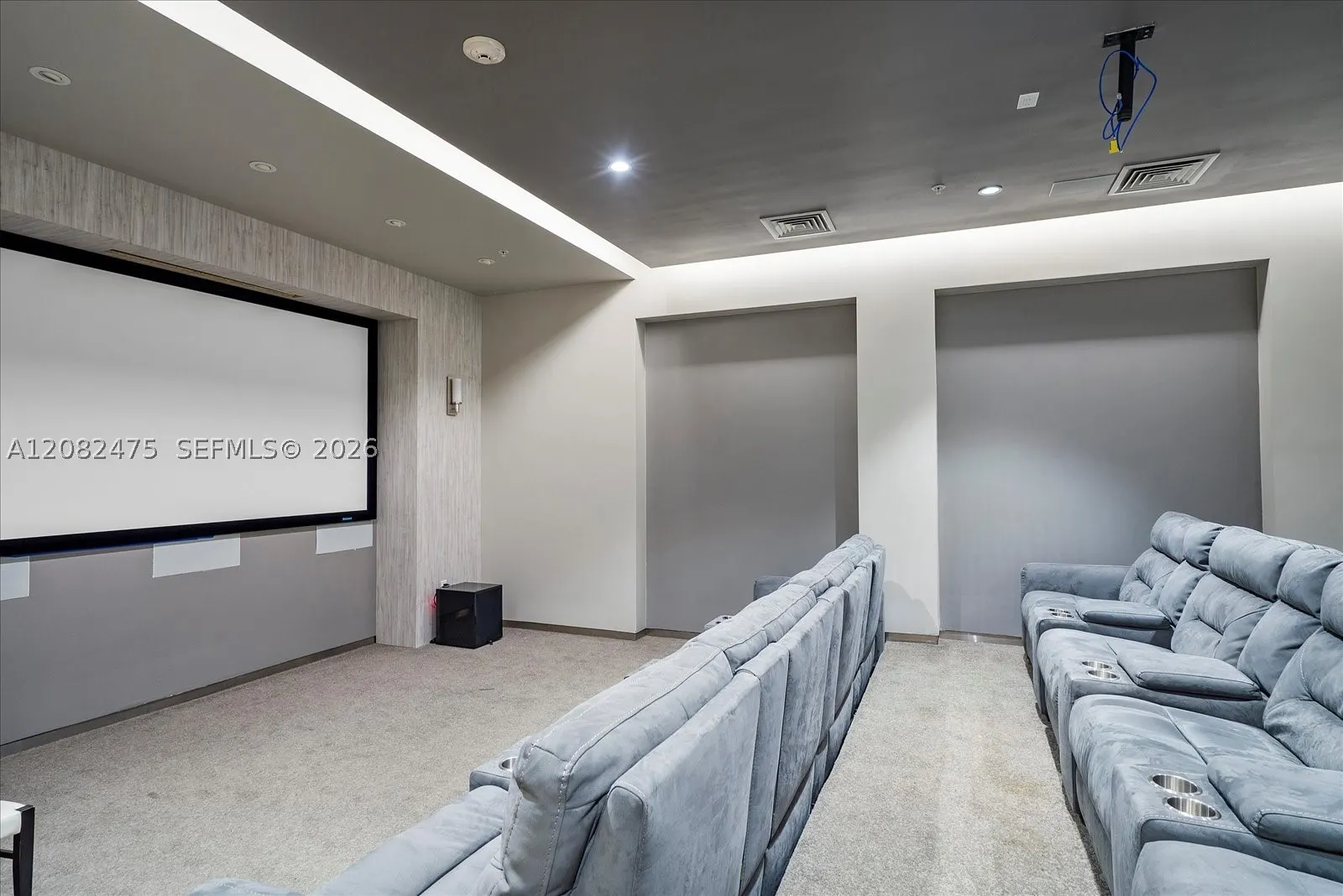 10275 Collins Ave #523