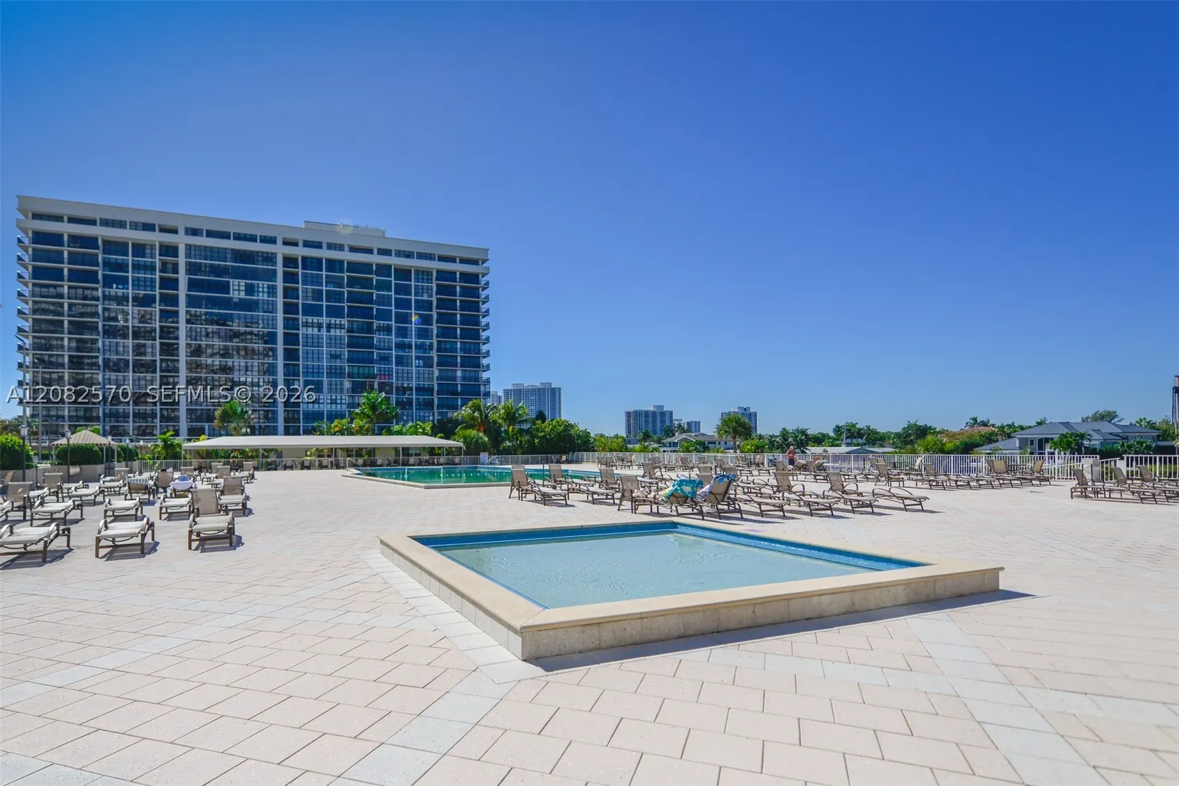 1985 S Ocean Dr #8Q