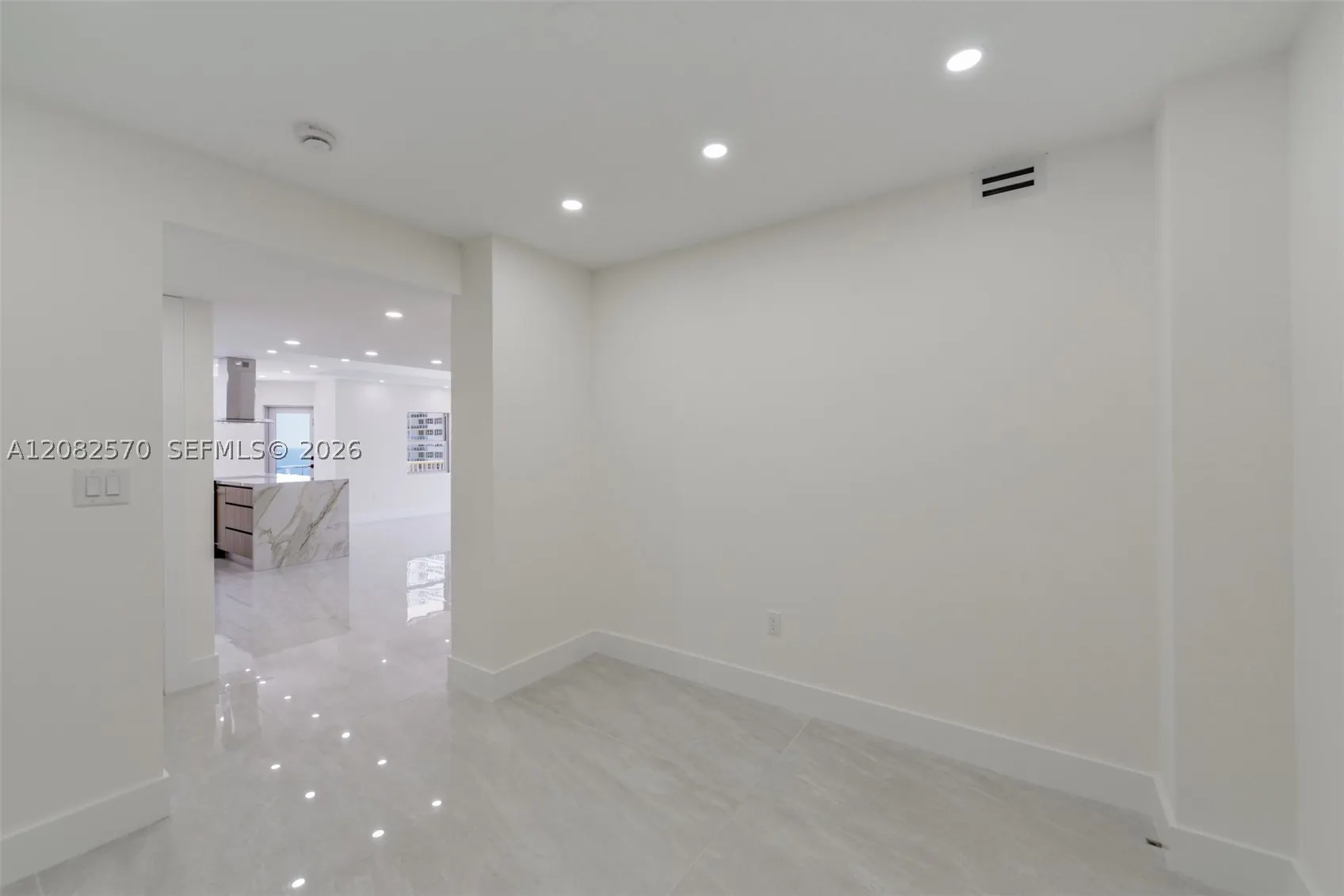 1985 S Ocean Dr #8Q