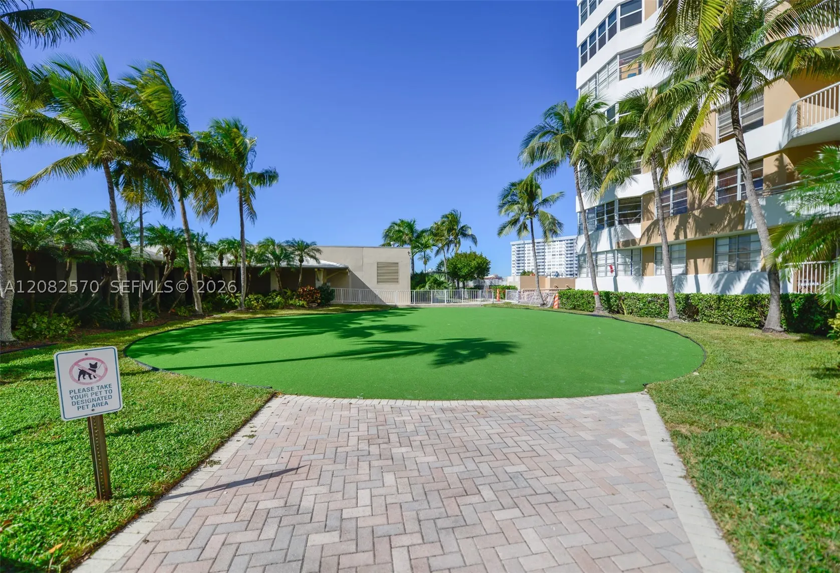 1985 S Ocean Dr #8Q