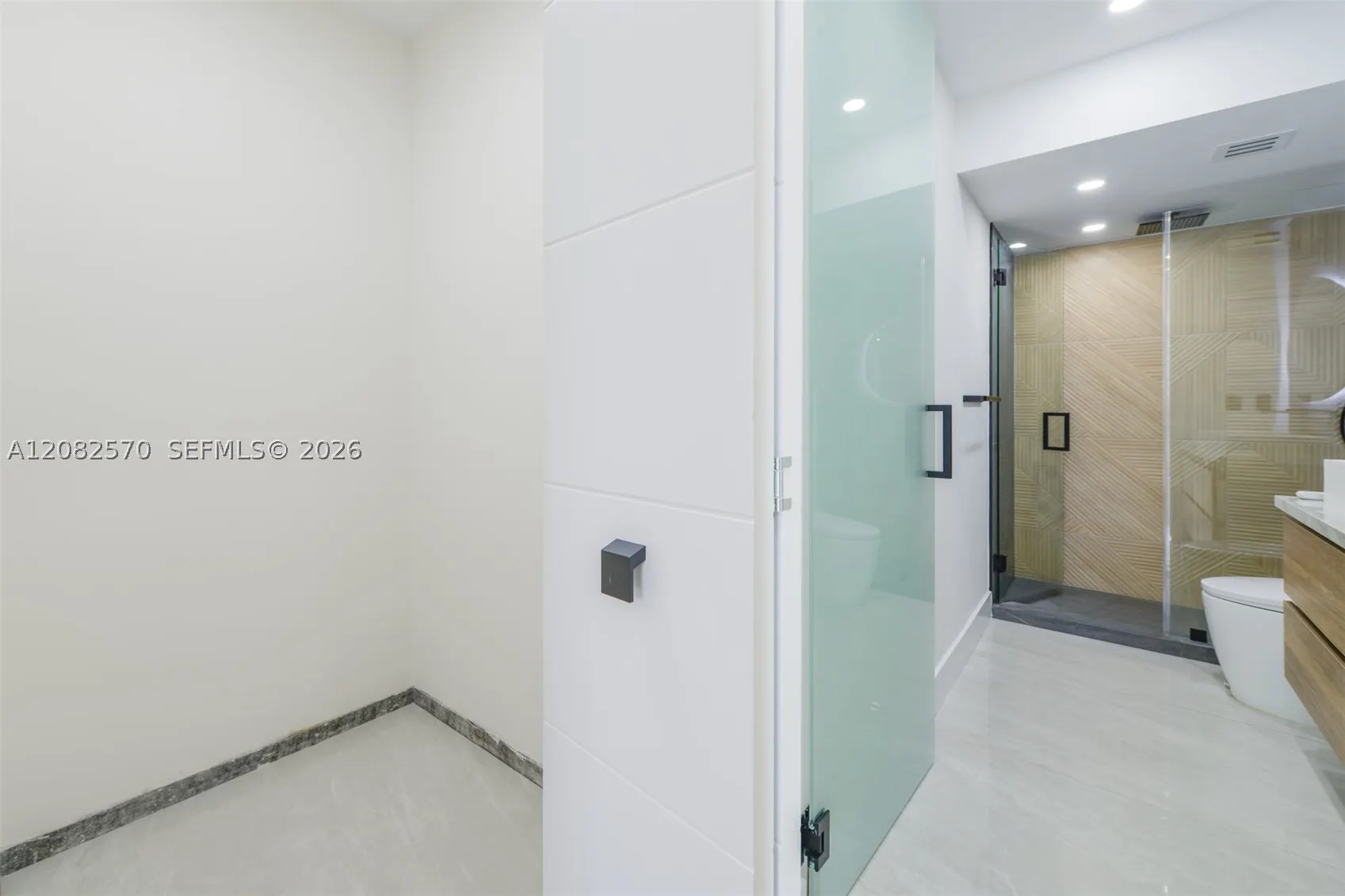 1985 S Ocean Dr #8Q