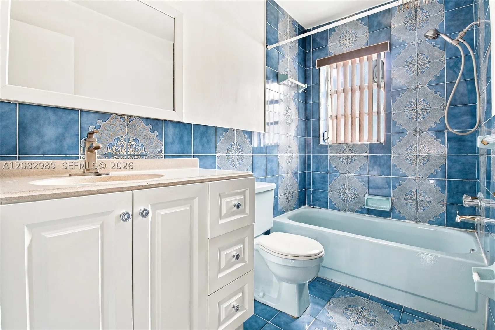 18 SW 13th St