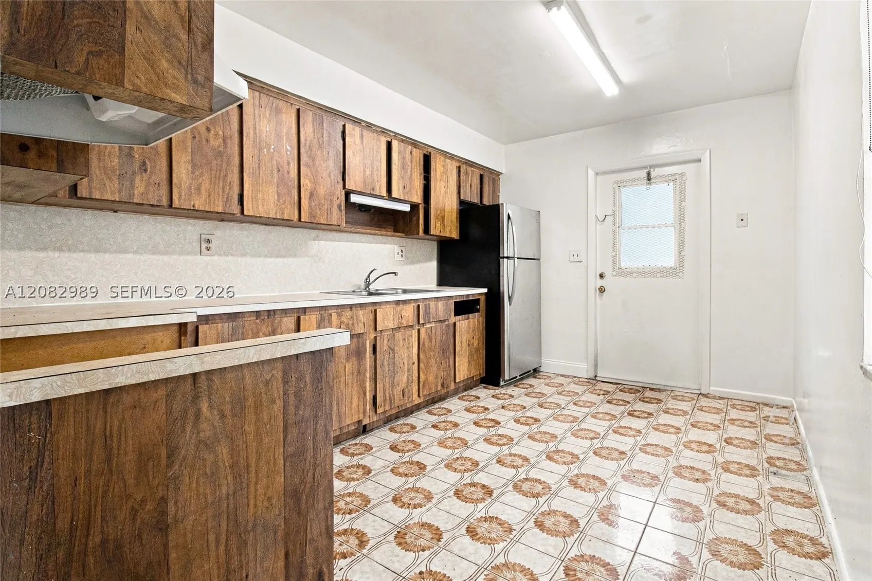 18 SW 13th St