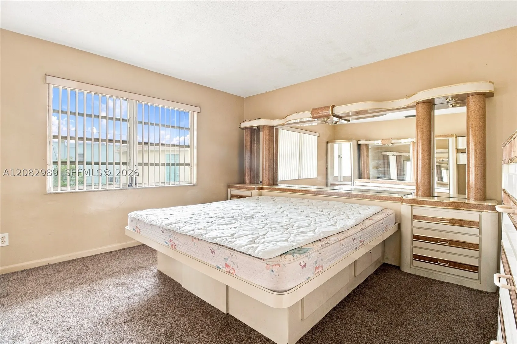 18 SW 13th St
