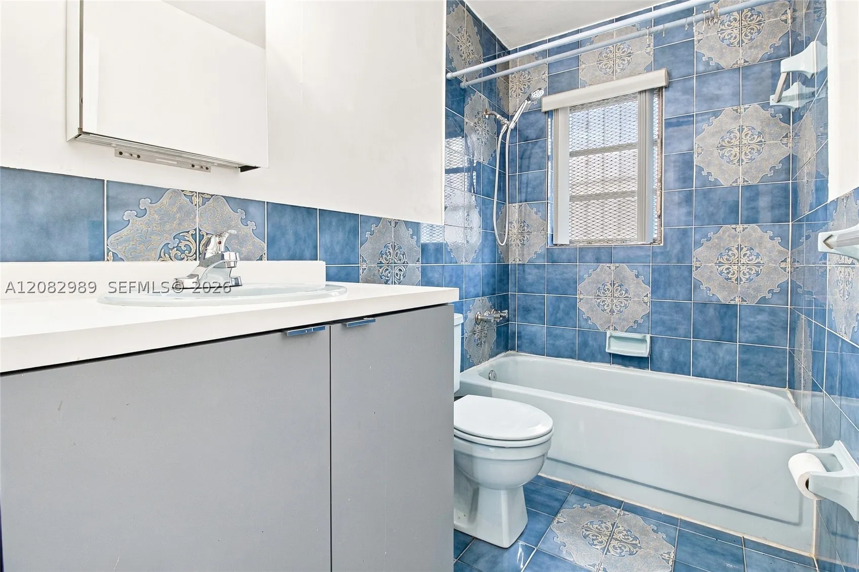18 SW 13th St