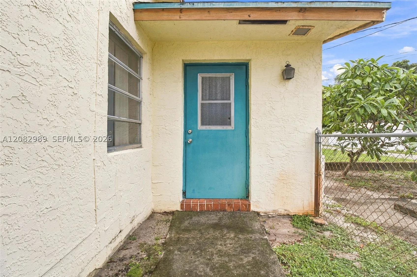 18 SW 13th St
