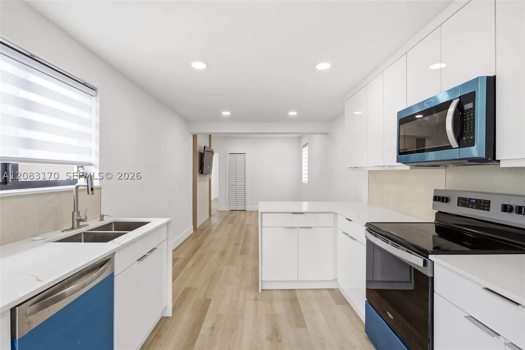 1260 NE 155th St