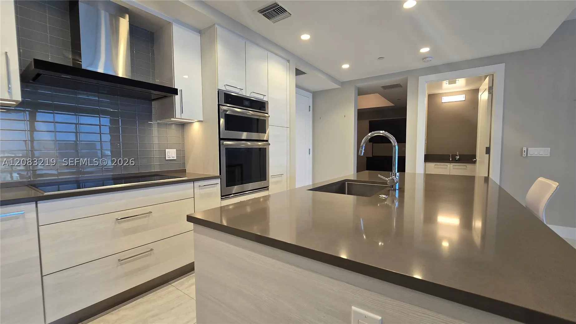 100 E Las Olas Blvd #2202