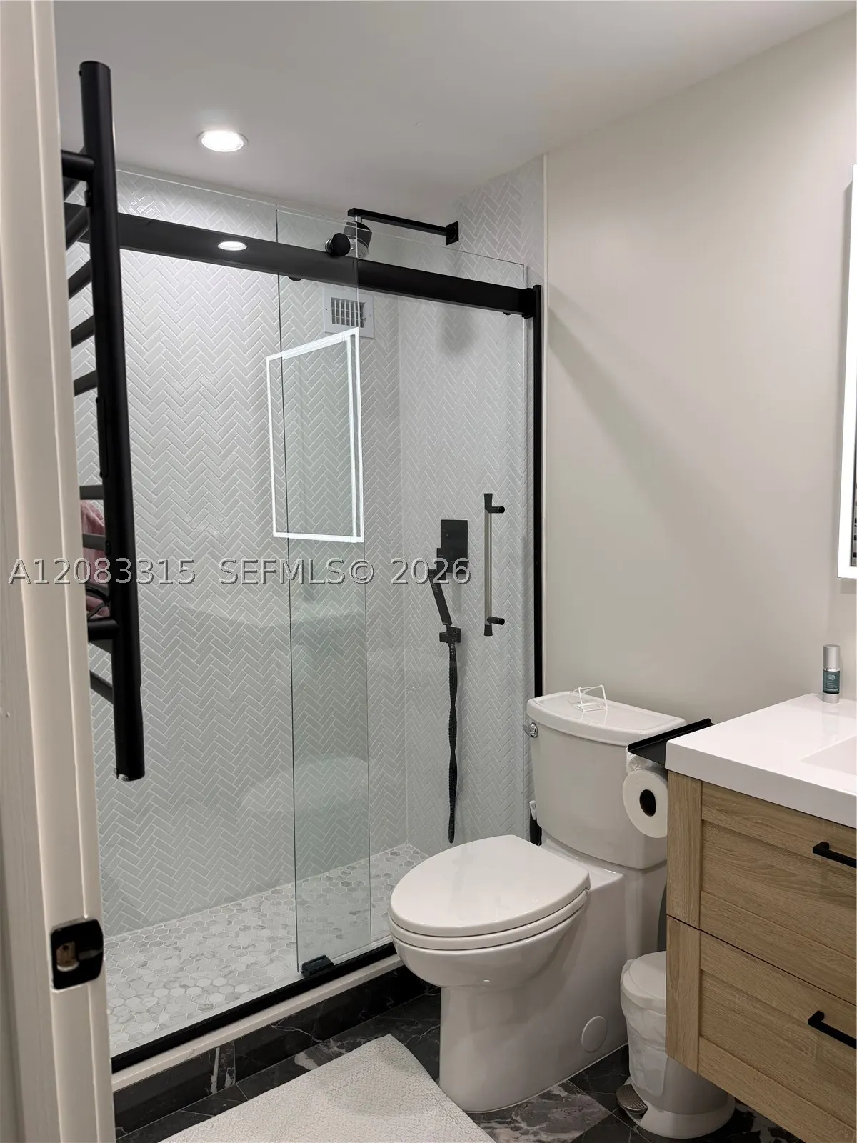 10185 E Collins Ave #822