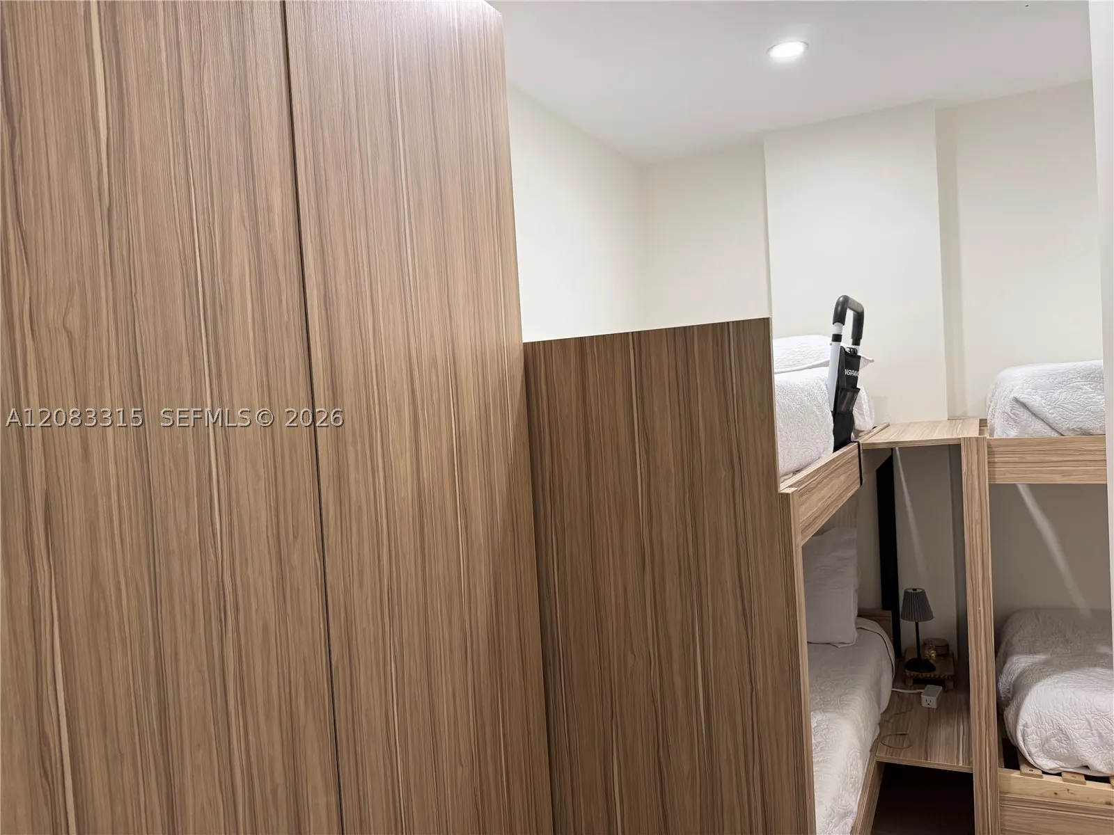 10185 E Collins Ave #822