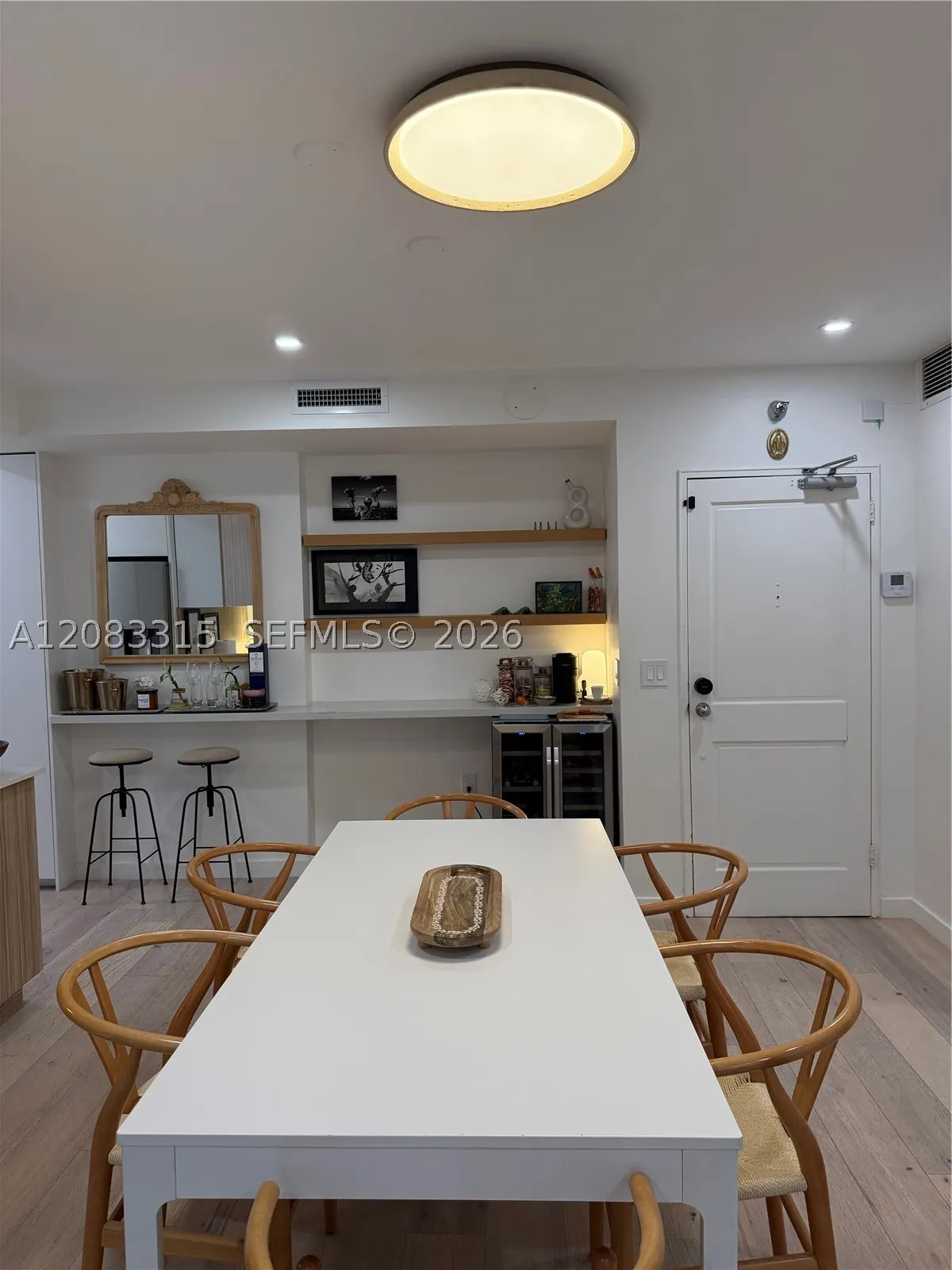 10185 E Collins Ave #822