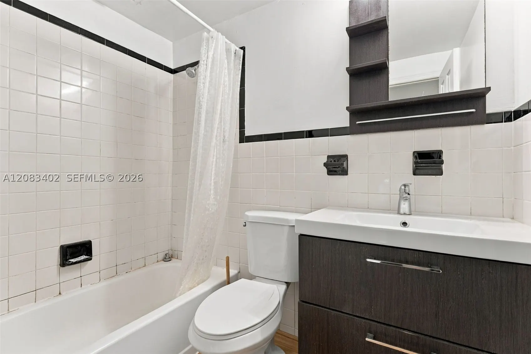 1051 Meridian Ave #1E
