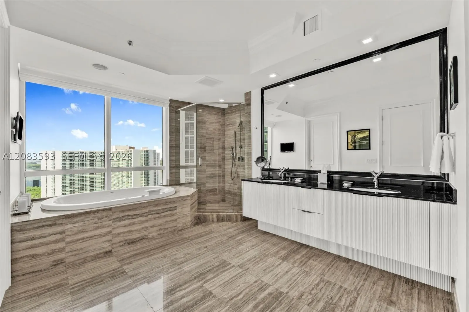 15901 Collins Ave #1606