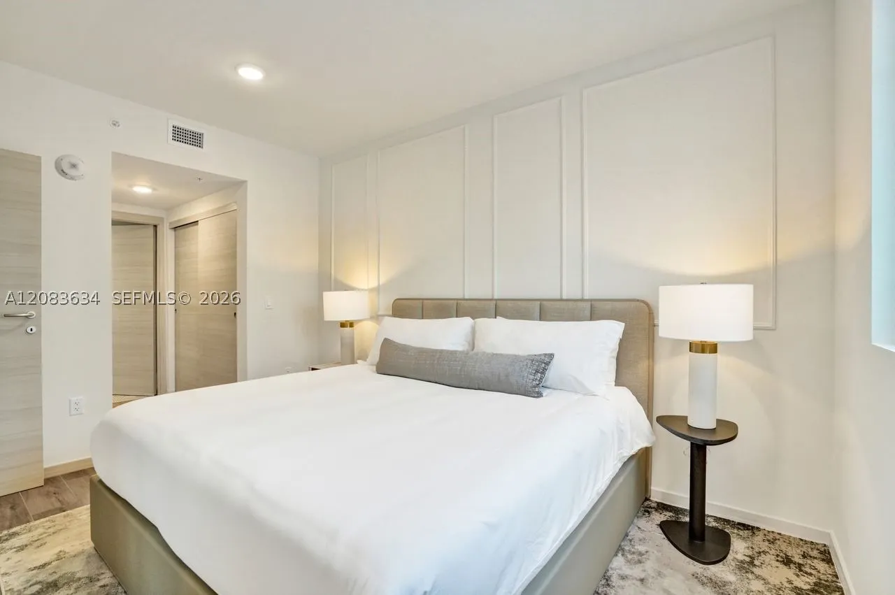 4220 LAGUNA ST #403