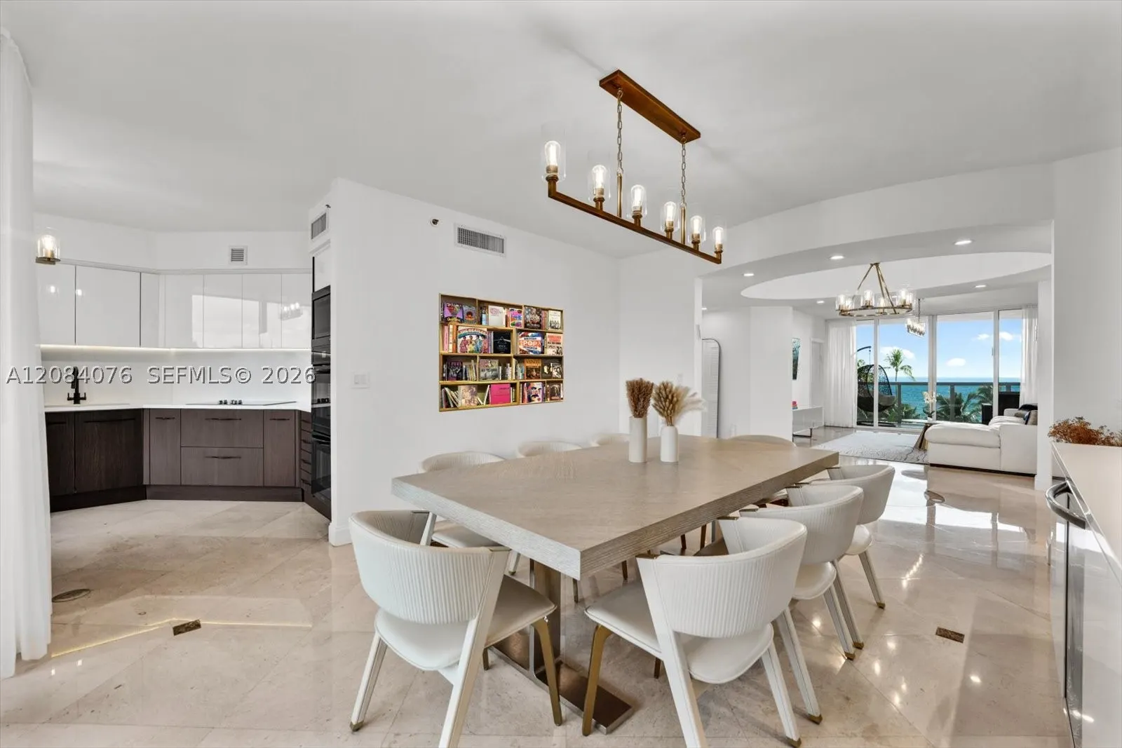 18911 Collins Ave #606