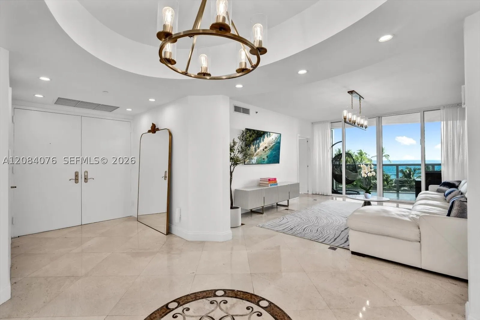 18911 Collins Ave #606