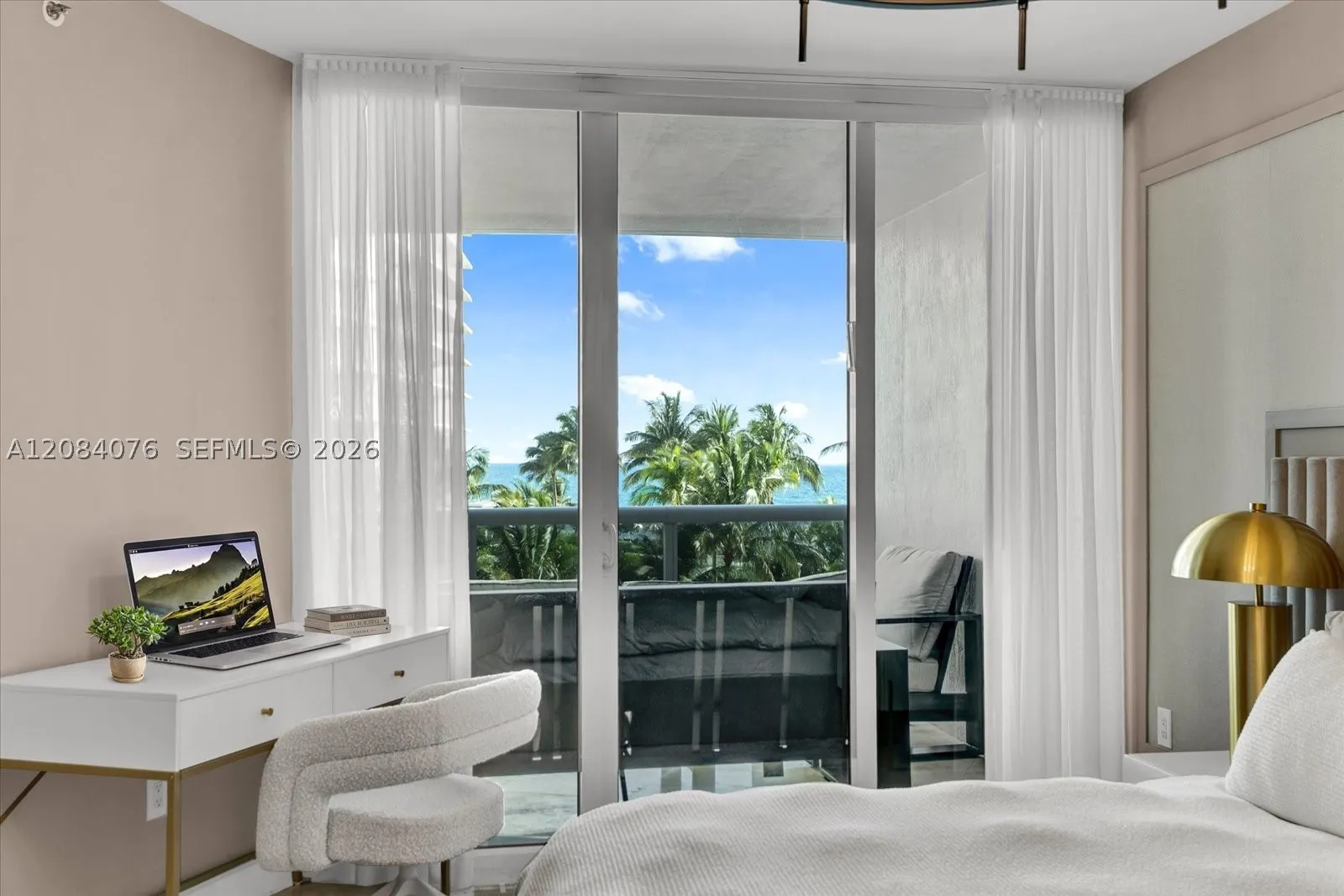 18911 Collins Ave #606