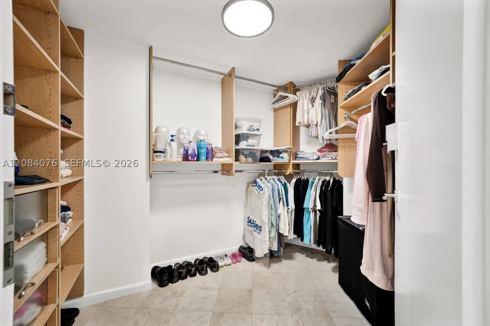 18911 Collins Ave #606