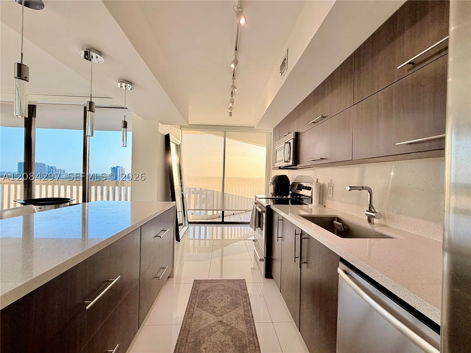 1000 W Island Blvd #1911