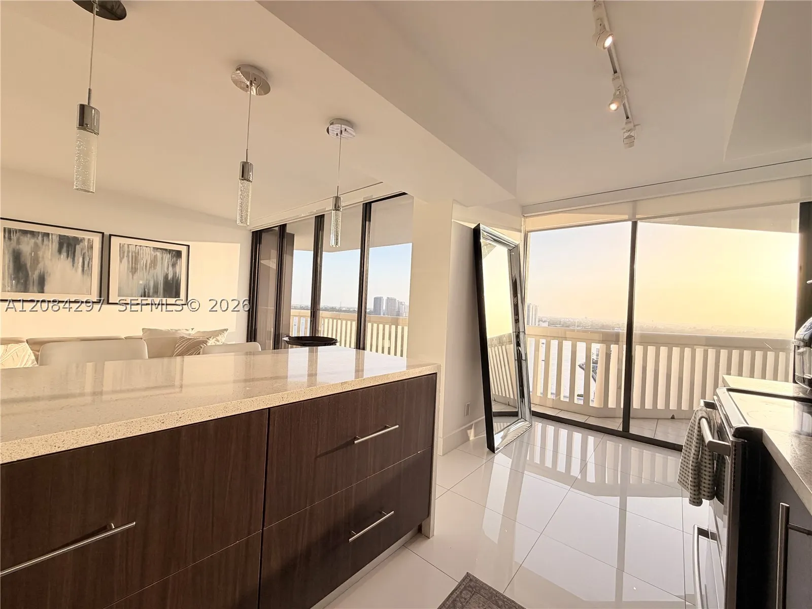 1000 W Island Blvd #1911