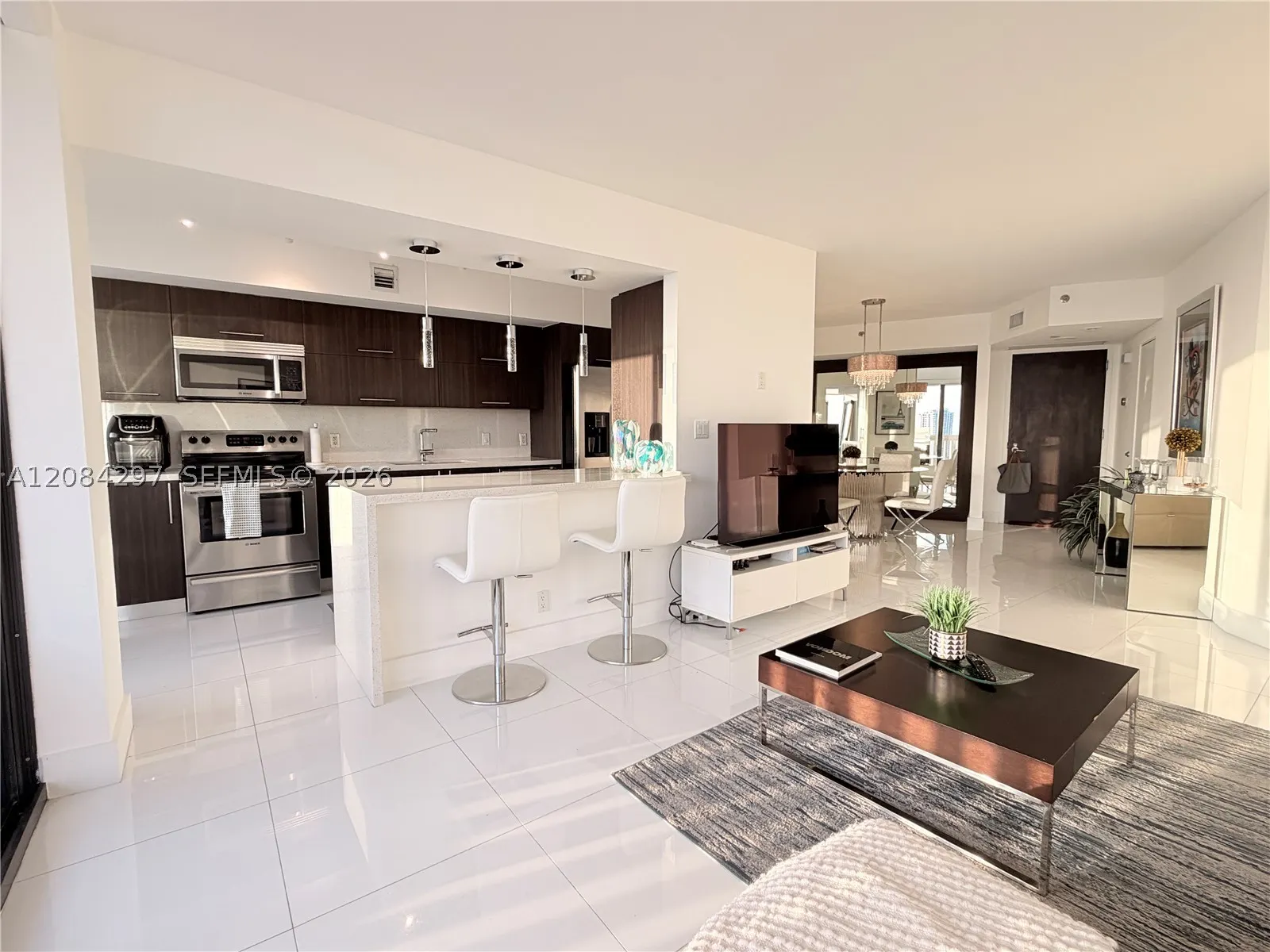 1000 W Island Blvd #1911