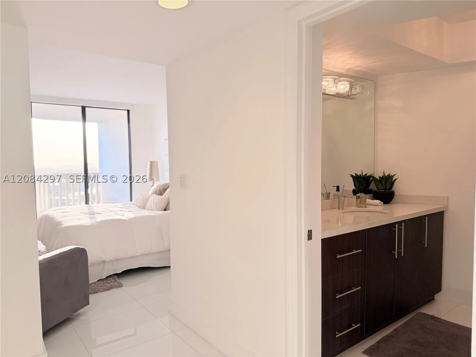 1000 W Island Blvd #1911