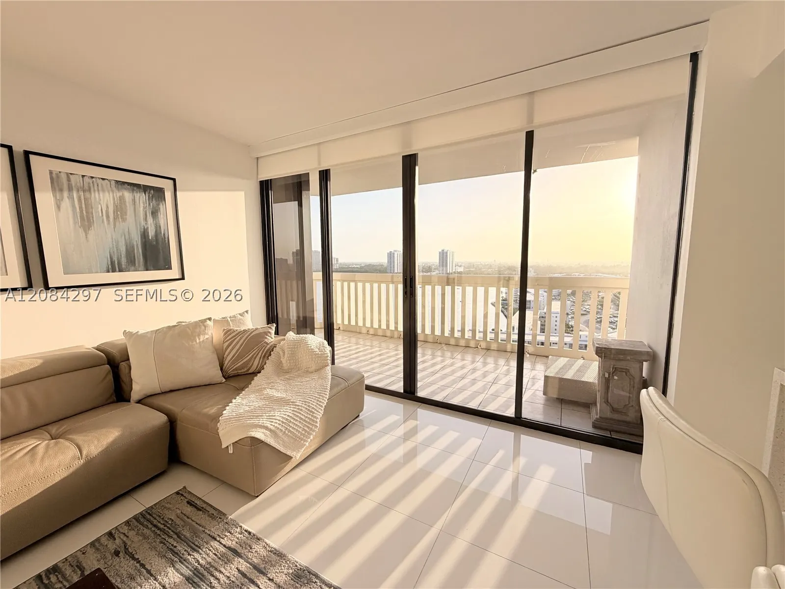 1000 W Island Blvd #1911