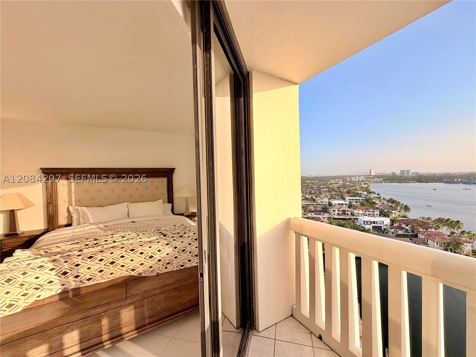 1000 W Island Blvd #1911