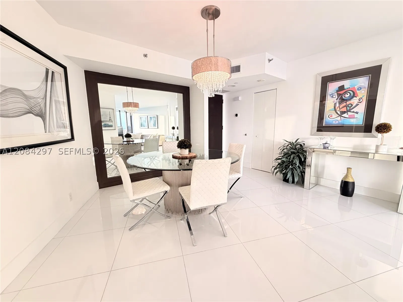 1000 W Island Blvd #1911