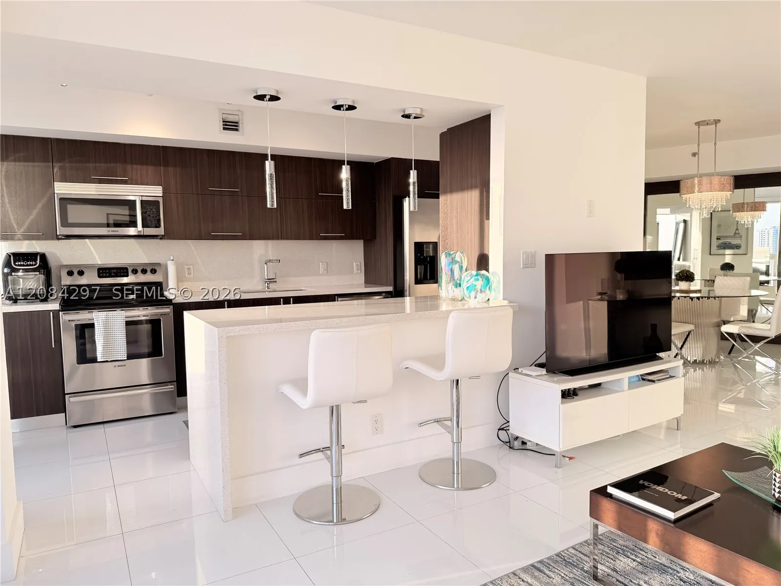 1000 W Island Blvd #1911