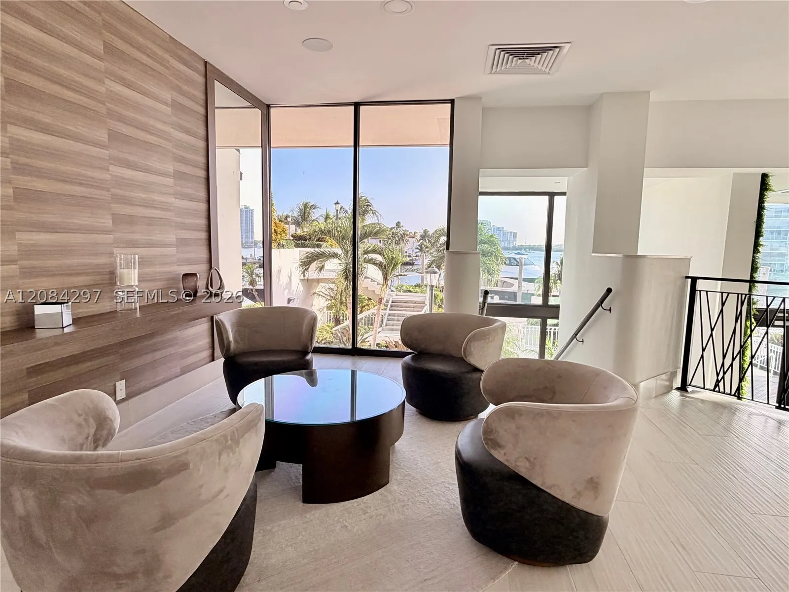 1000 W Island Blvd #1911