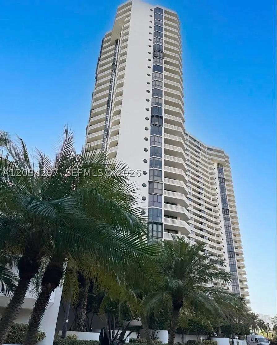 1000 W Island Blvd #1911