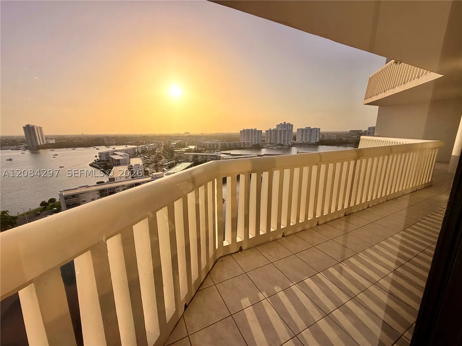 1000 W Island Blvd #1911