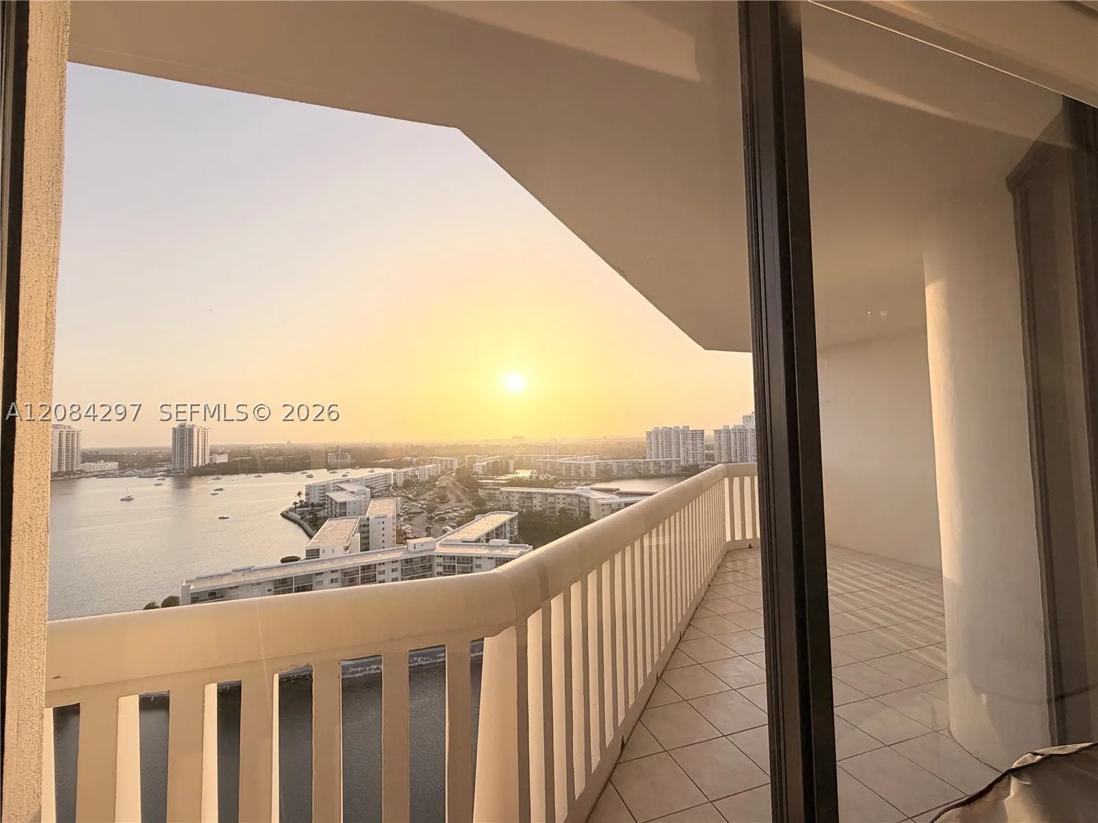 1000 W Island Blvd #1911