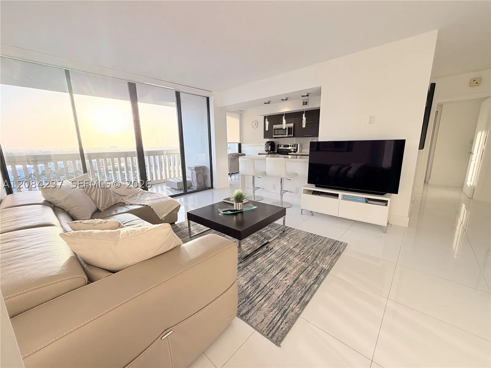 1000 W Island Blvd #1911