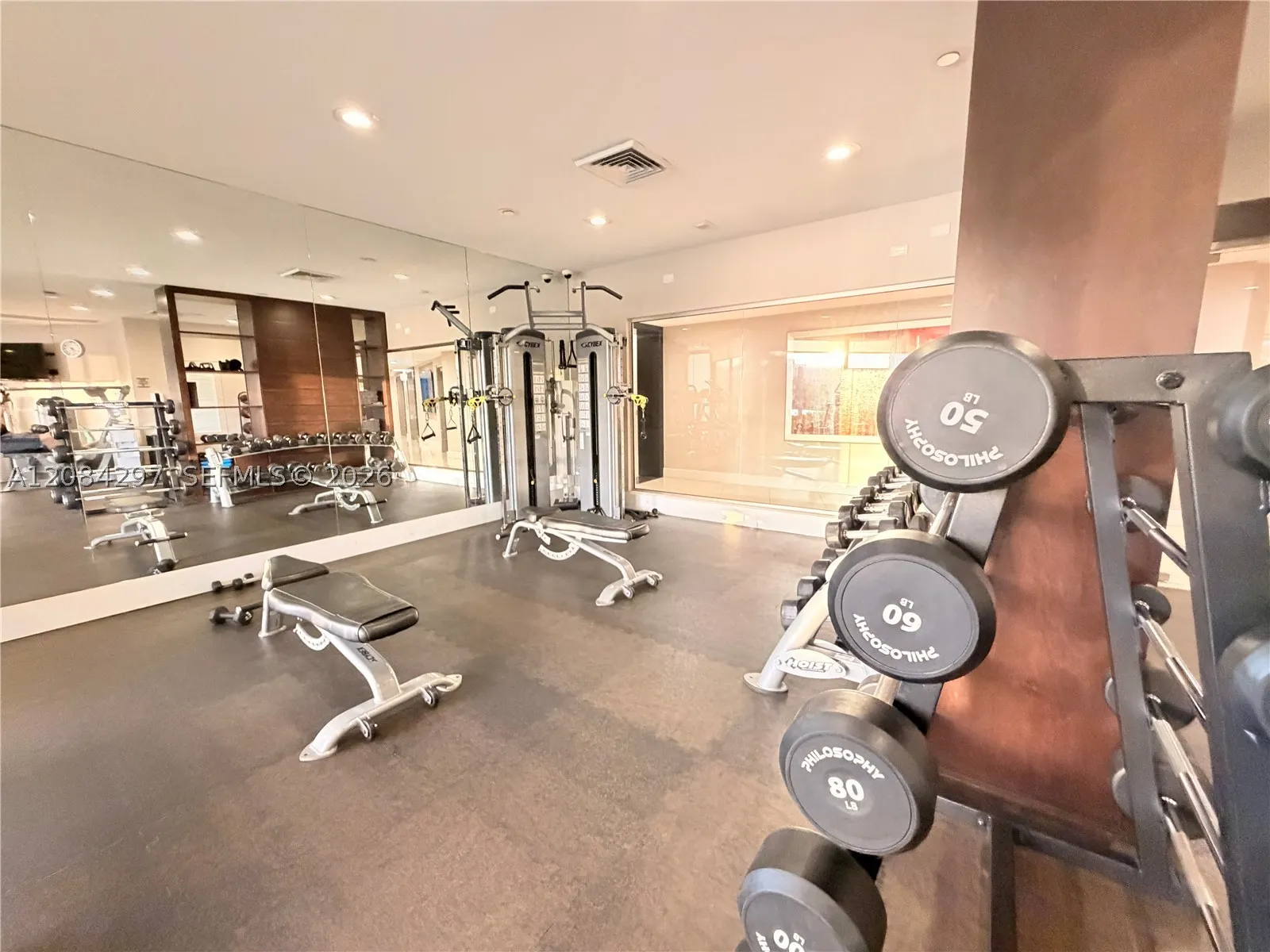 1000 W Island Blvd #1911
