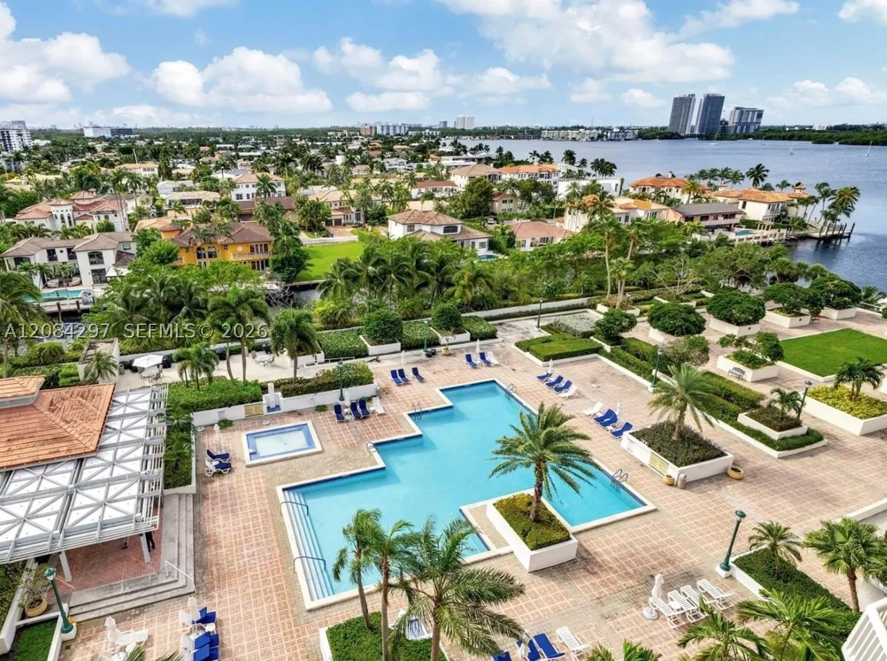 1000 W Island Blvd #1911