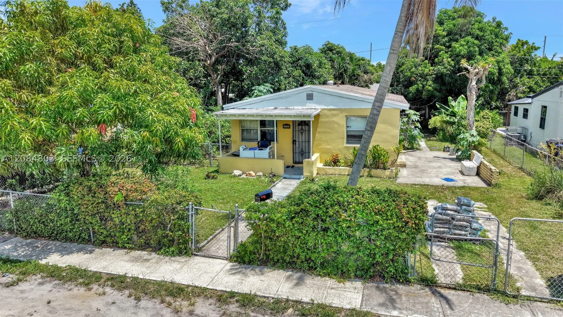15601 NE 15th Ave