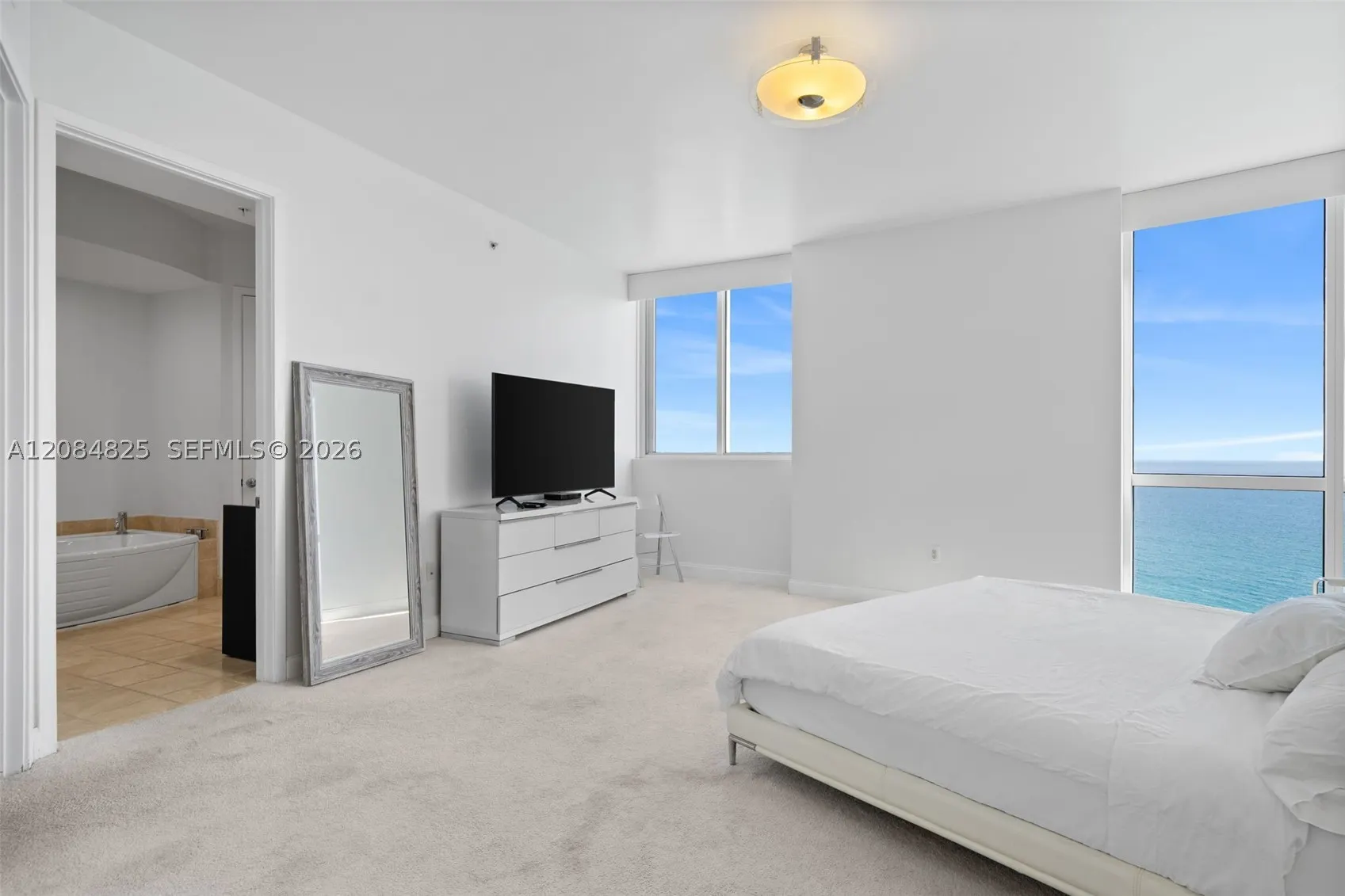 18201 Collins Ave #4709