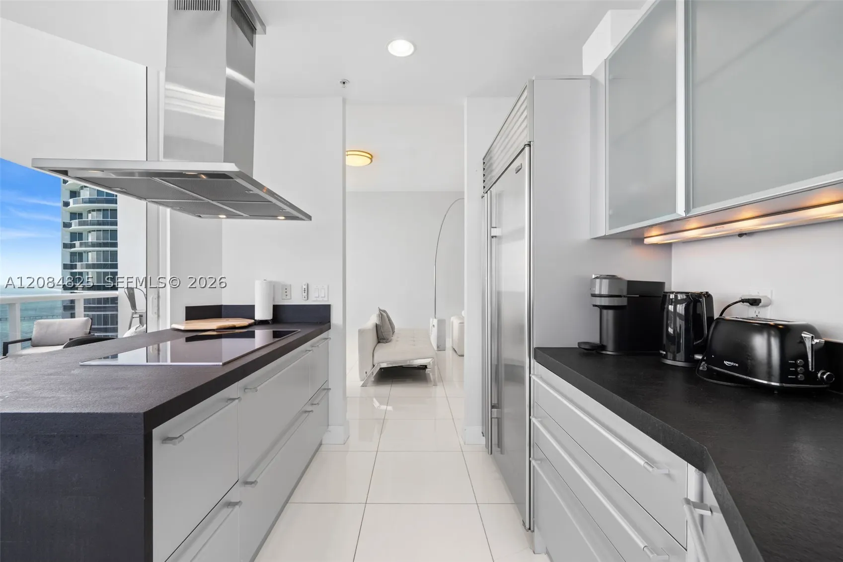 18201 Collins Ave #4709