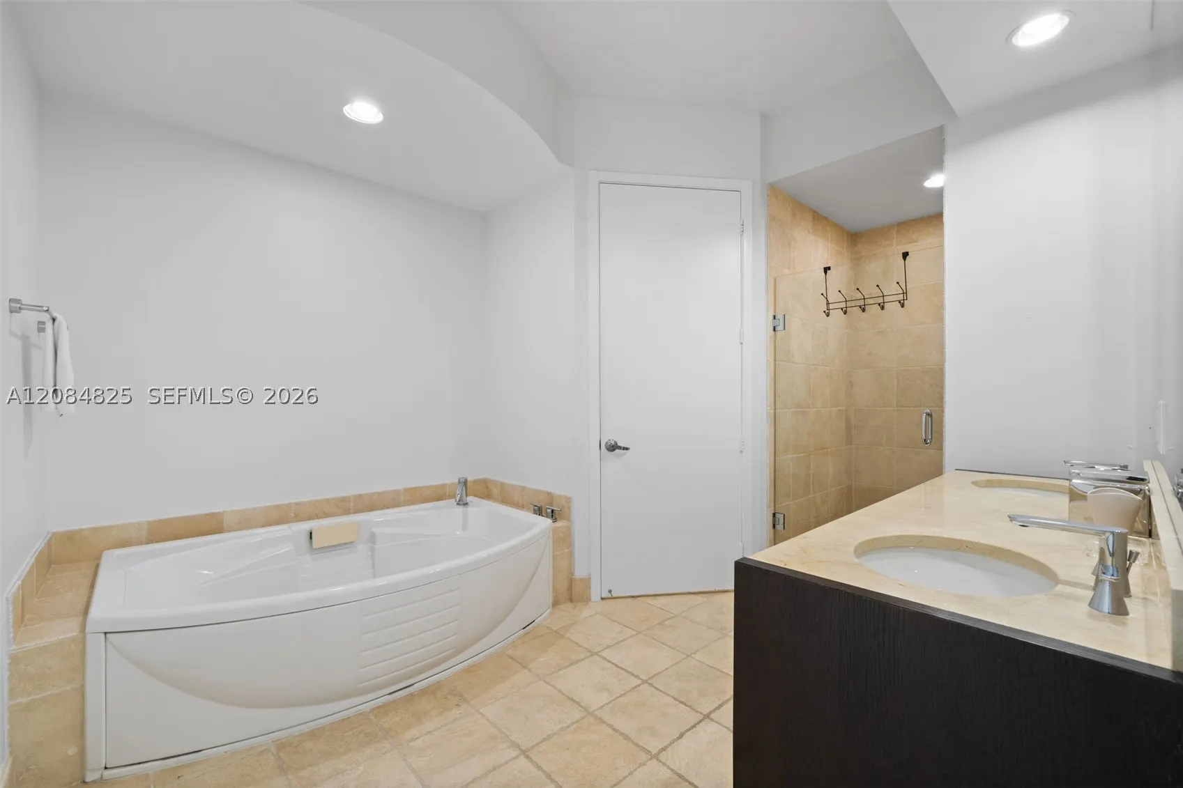 18201 Collins Ave #4709
