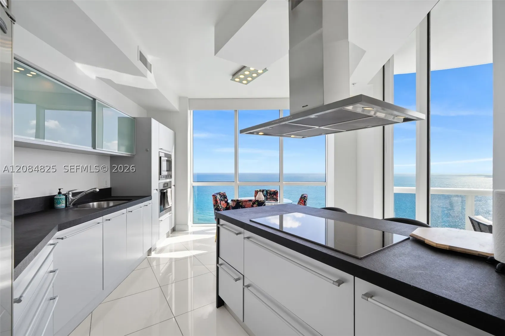 18201 Collins Ave #4709