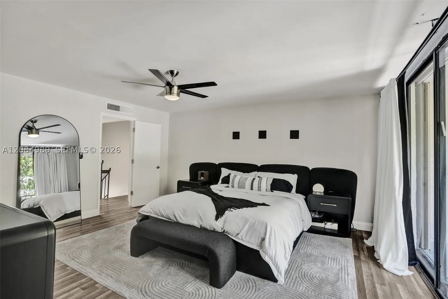 685 NE 206th Ter