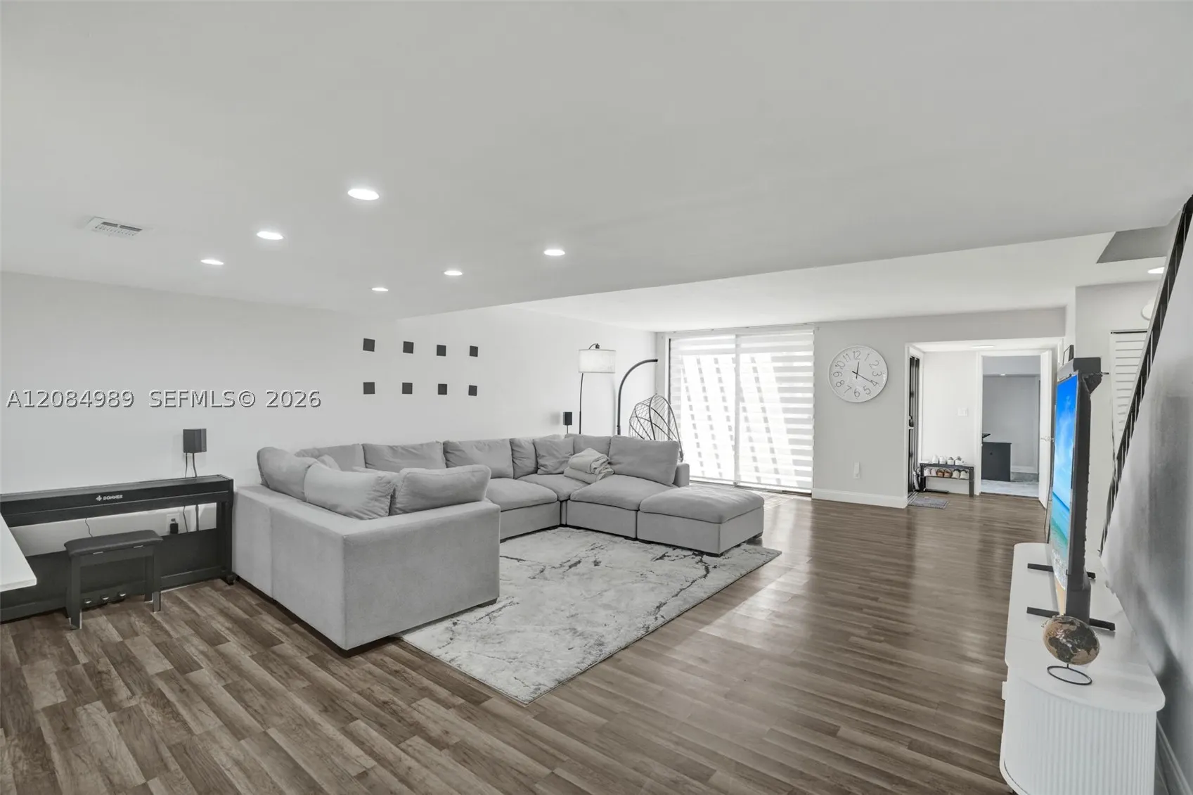 685 NE 206th Ter
