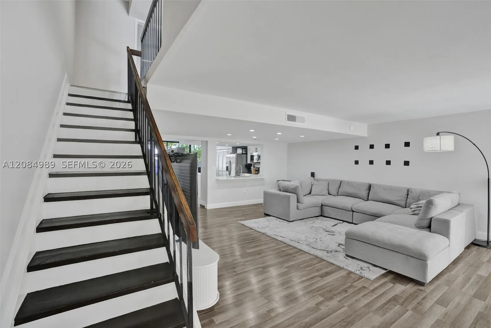 685 NE 206th Ter